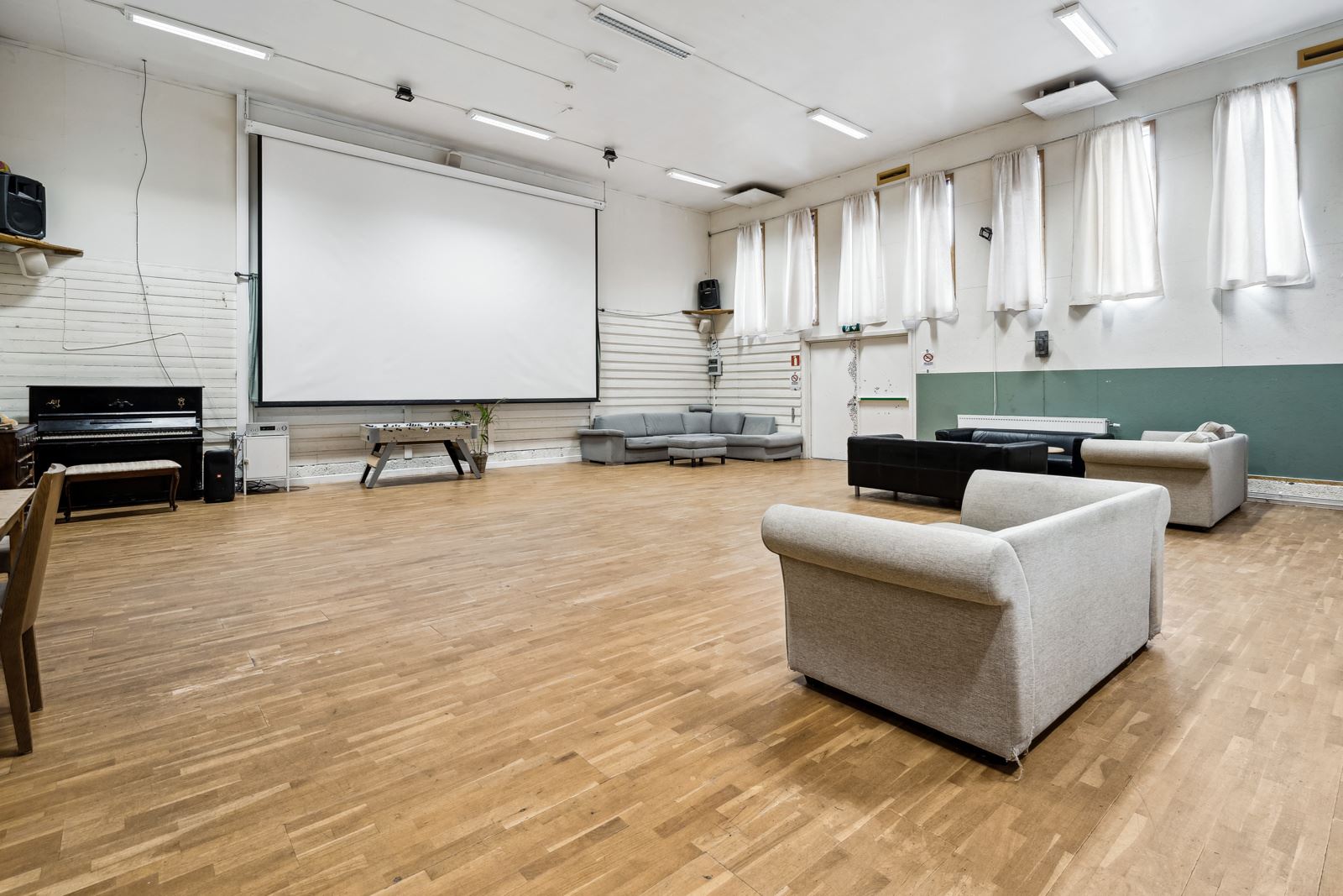 Forsamlingslokale i tidligere kurs- og konferansesenter