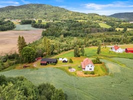 Kun ca. 10 km unna ligger populære Høyt & Lavt Vestfold - en av Norges største klatreparker med aktiviteter for både barn og voksne