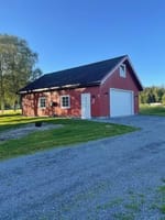 Romslig isolert garasje med hems 