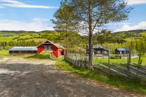 låve med fjøs