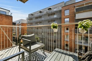 I tillegg til balkongen kan beboerne benytte den felles takterrassen