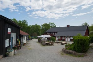 Renskaug - Landlig småbruk på ca. 80 mål, til bruk for omsorgstjenester, institusjon, konferanse, vertsgård mm.