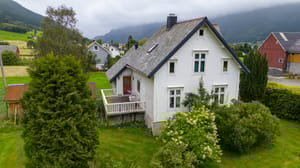 Fin og ærverdig kårbolig oppført 1923