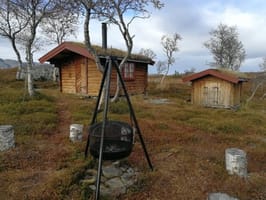 Koie med uthus på Havdalskjølen