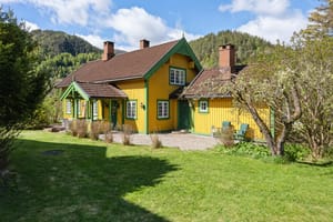 Det er hyggelige uteområdet på tunet