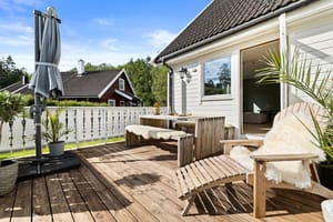 Fra stuen har man også direkte adkomst til den store flotte terrassen 