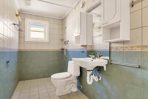Badet er også av god størrelse. Her kan man fint skape sitt drømmebad!