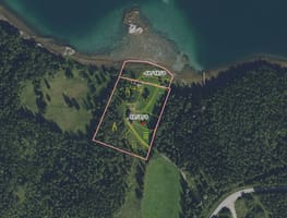 Flyfoto over eiendommen
