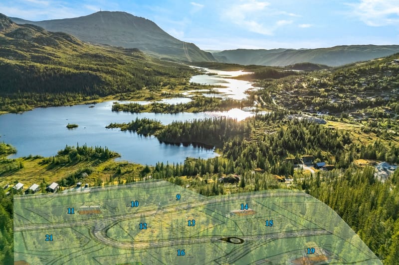 Dronebilde august 2025 av den nye hyttegrenda Fagerli med tomtene omtrentlig skissert inn
