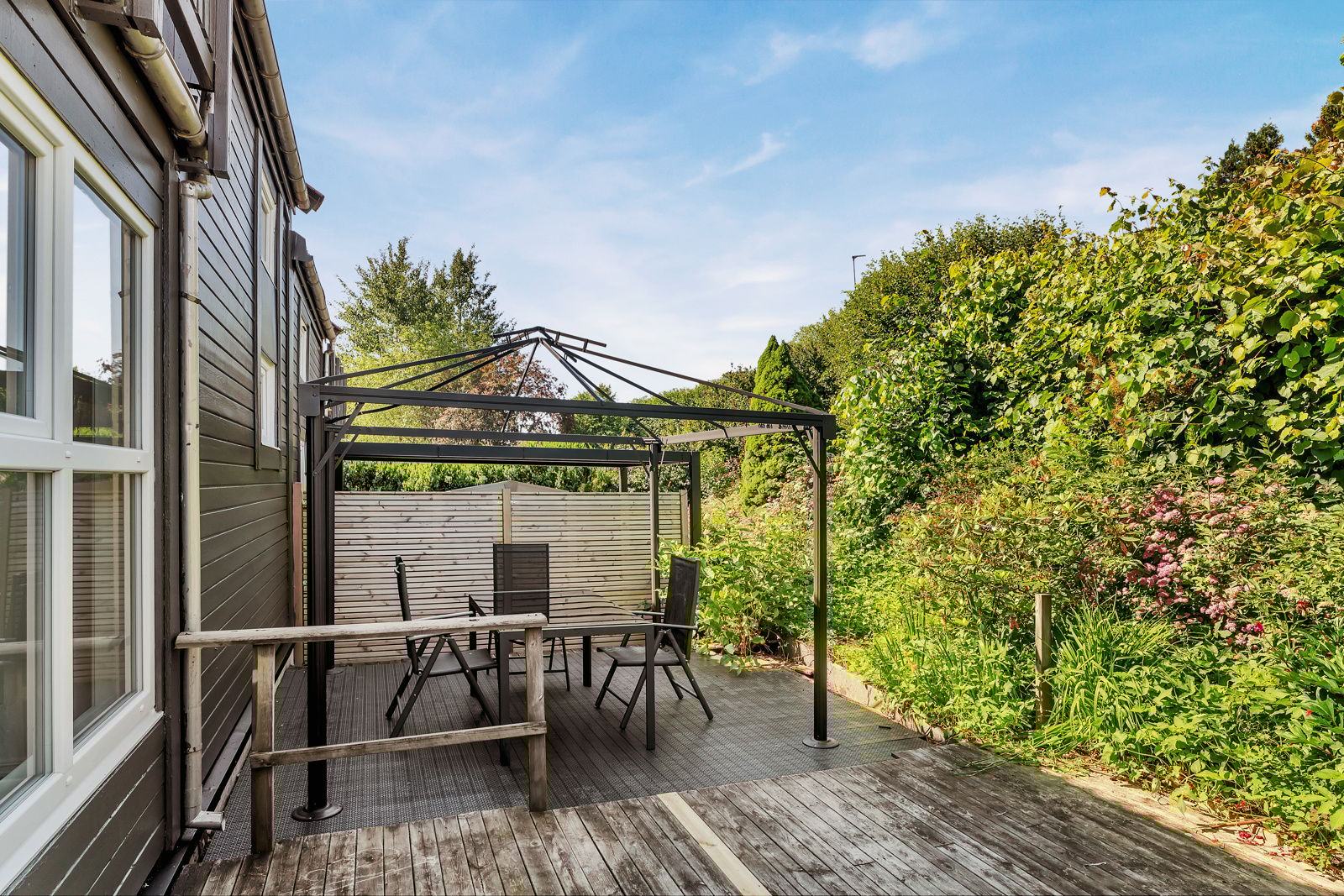 Her kan man nyte fine sommerkvelder med grilling og kos