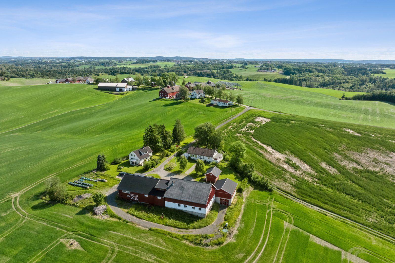 Jorda er samlet i en teig med lett tilgang fra tunet