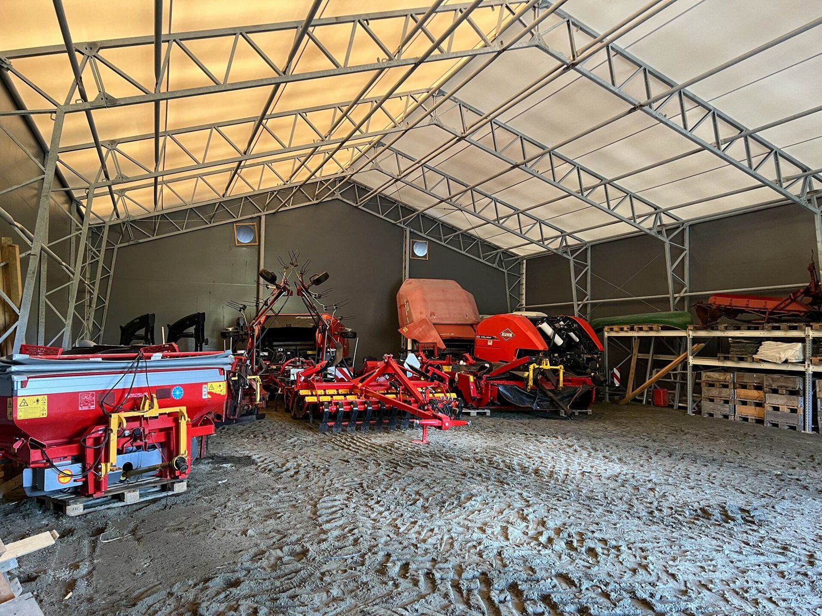 Hall innvendig