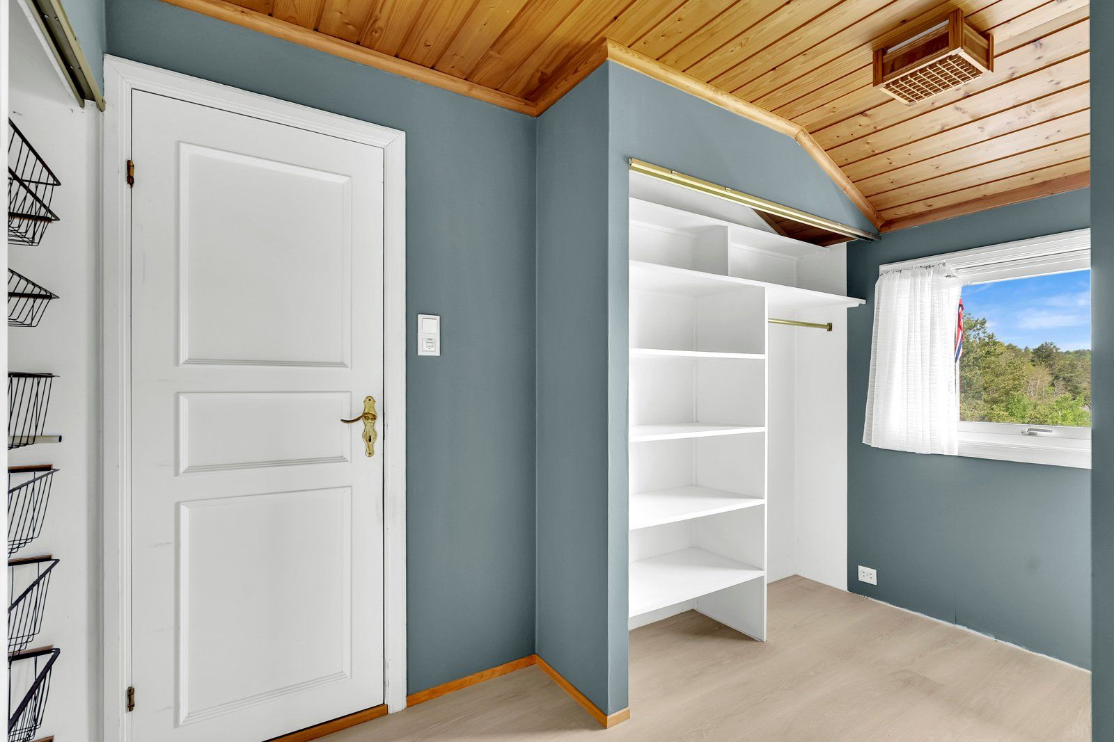 Soverom/Walk-in garderobe