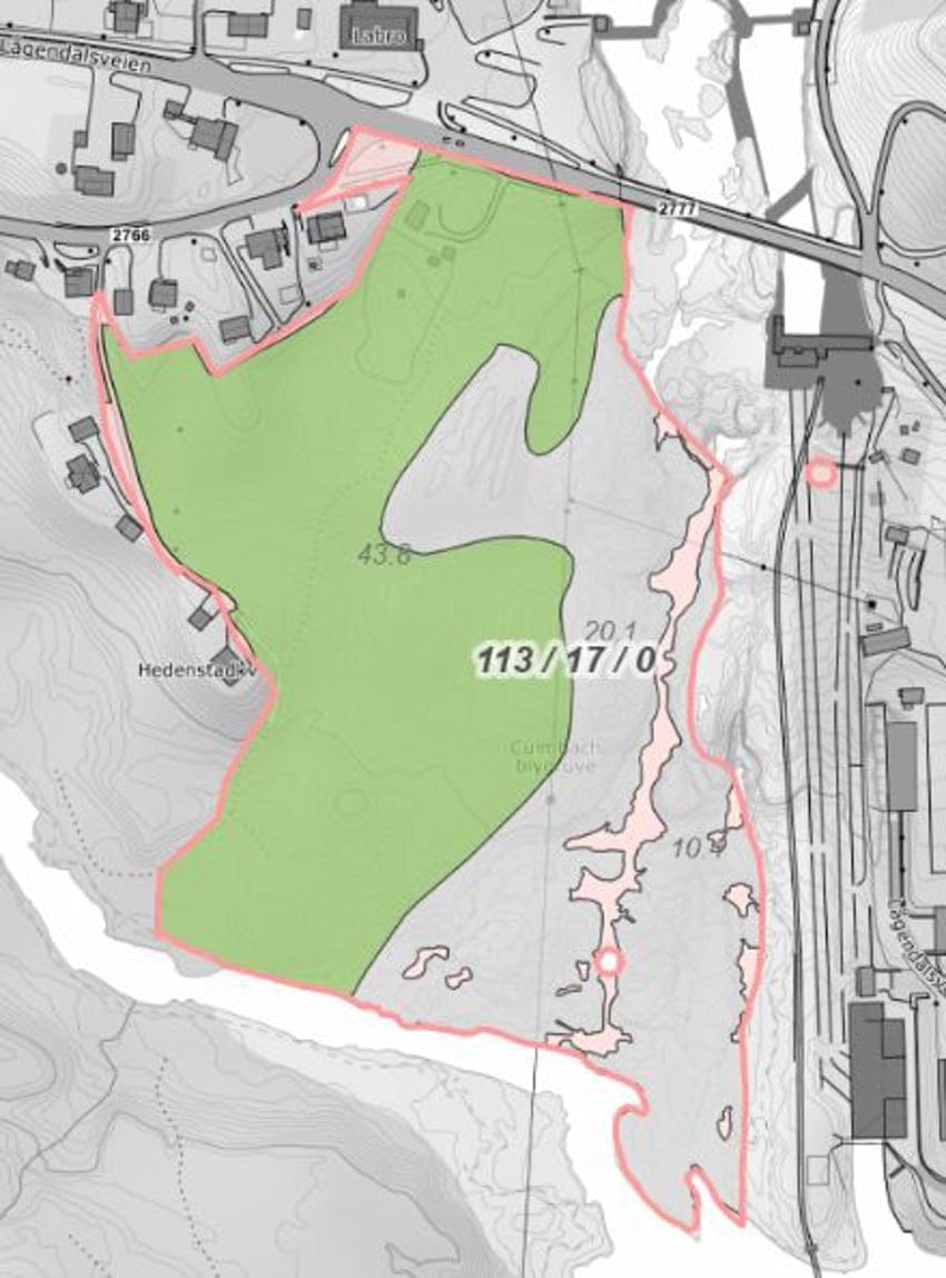 Fra NIBIOs gårdskart (produktiv skog i grønt, annet markslag i grått)