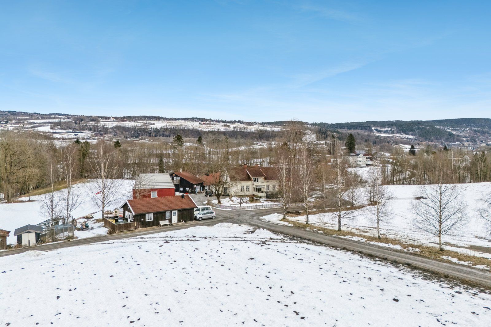 Renskaug ligger landlig til, men ikke langt fra annen infrastruktur