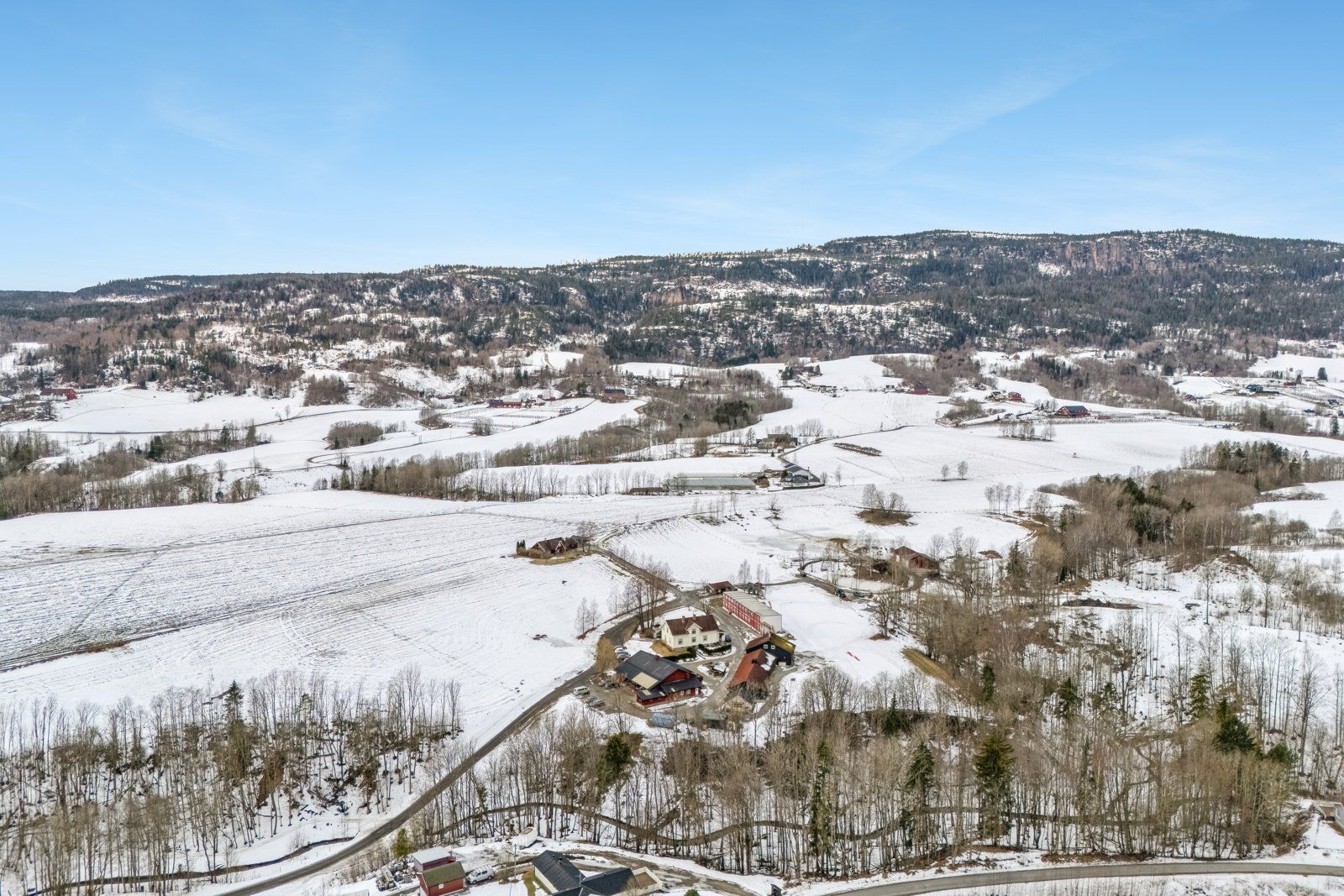 Grunnet dagens virksomhet på Renskaug vil visninger kun gjennomføres etter nærmere avtale, og med god tidsfrist. Velkommen til å ta kontakt. 