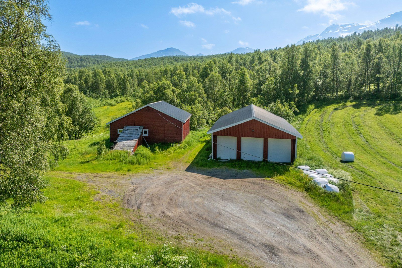 Driftsbygning og redskapshus