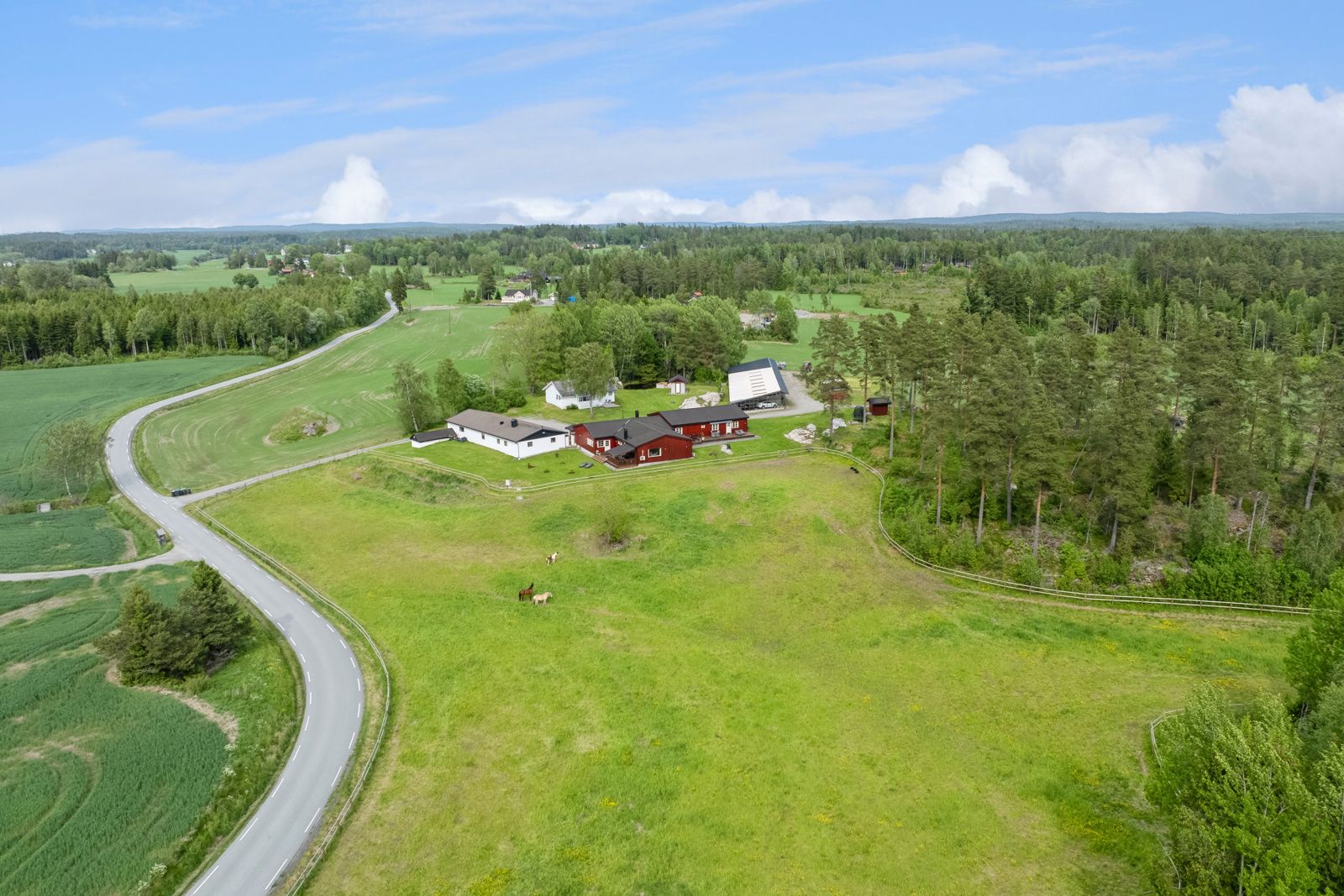 Søndre Jordebro gård ligger i et vakkert kulturlandskapet