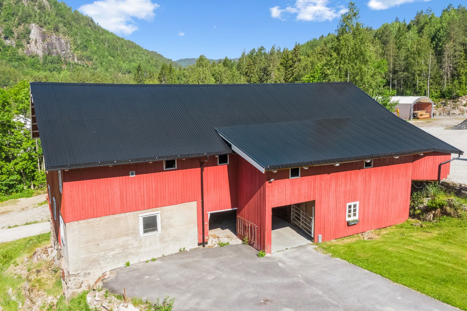 Den gamle drifsbygningen er i relativt god stand sett alder i betrakning, og har blant annet et nyere tak