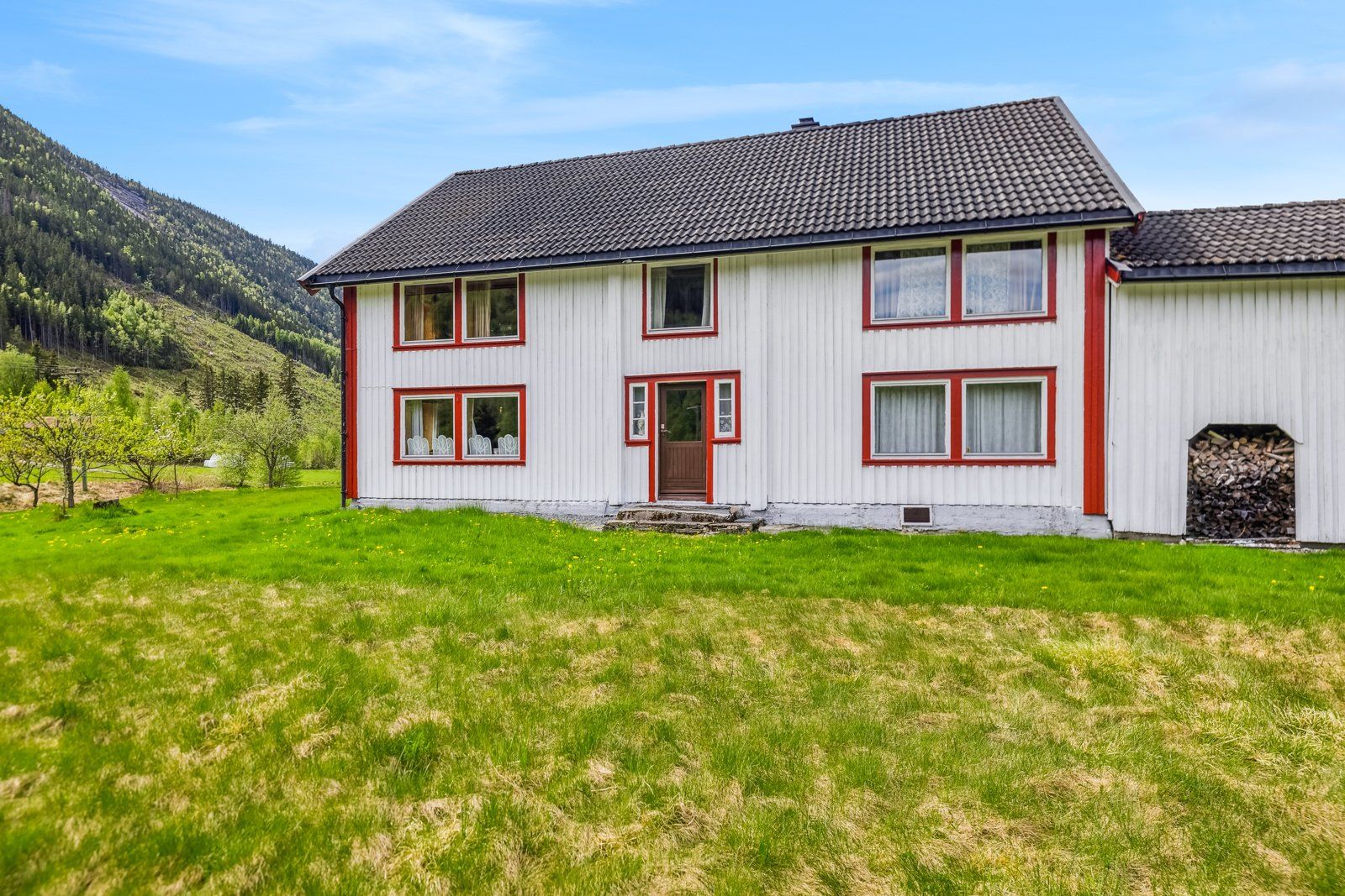 Fasade, ute og area