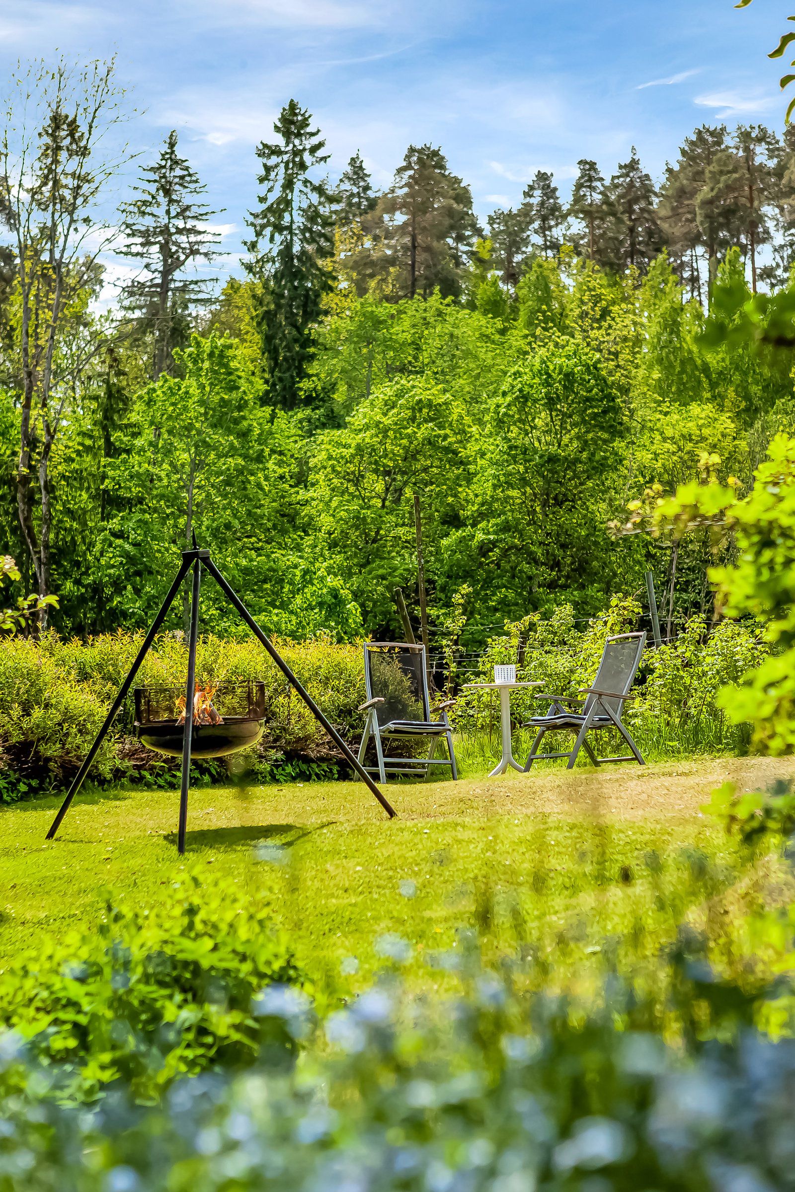 Her kan man nyte hyggelige kvelder rundt bålpanna 