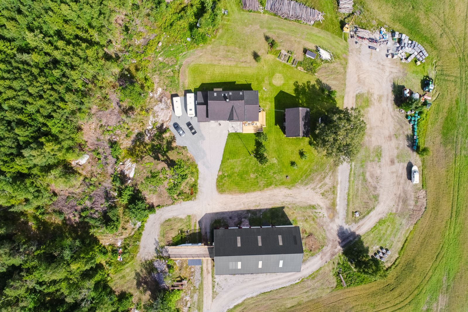 Flotte Lytomt gård har en idyllisk og usjenert beliggenhet i Trømborg ved Mysen.