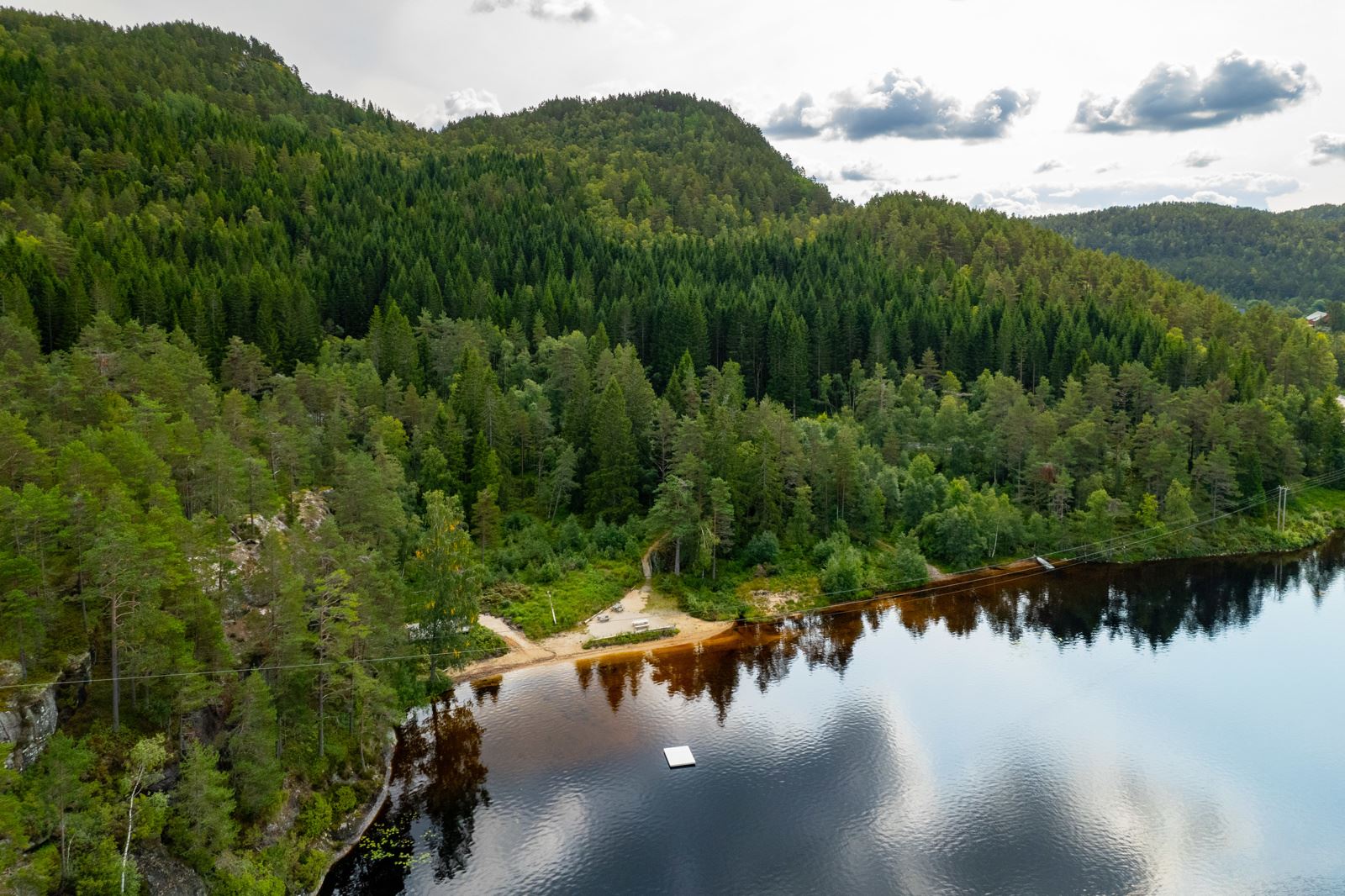 Kommunal badeplass ved Fjotlandsvatnet