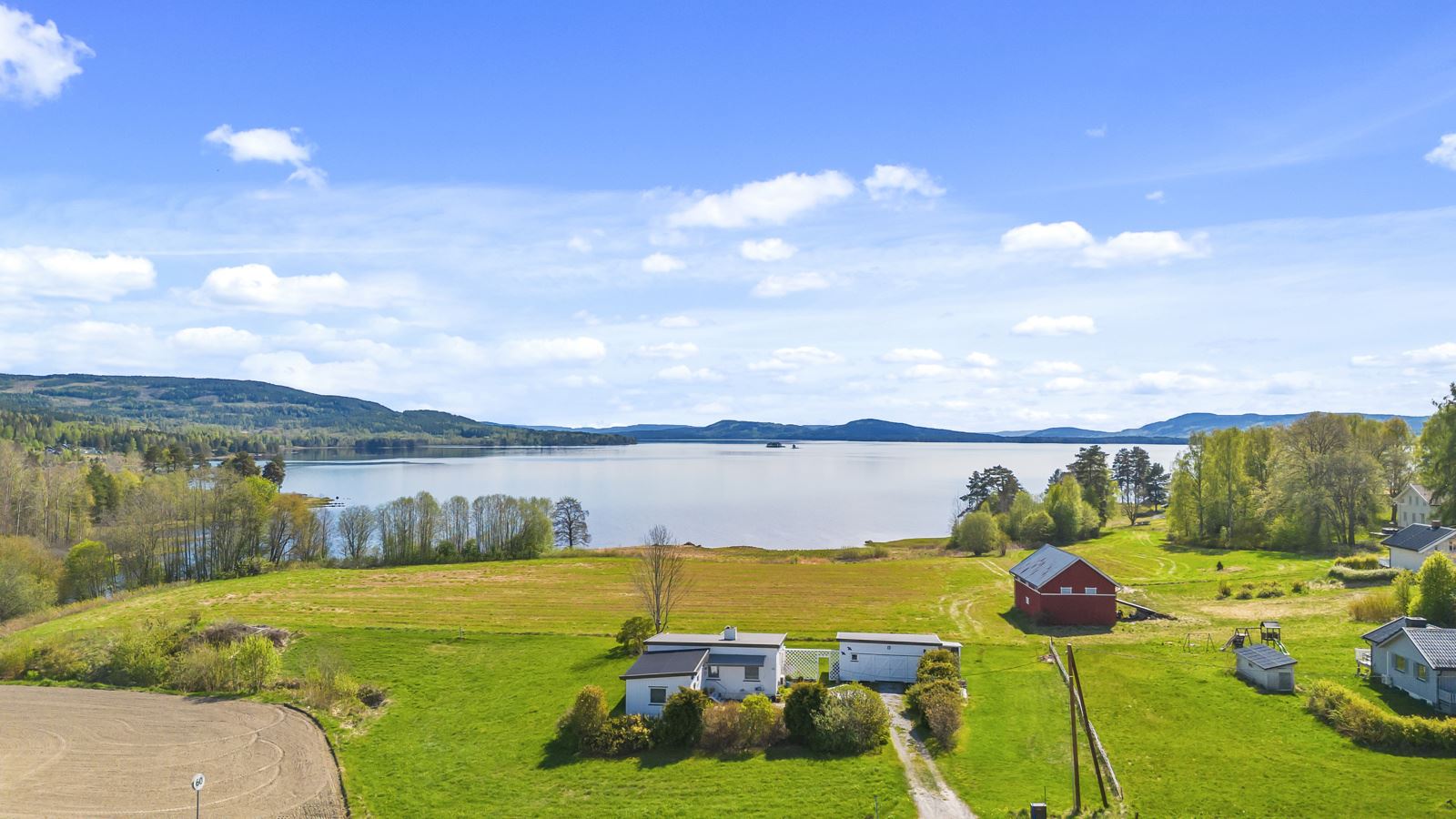 Her kan du bo i landlige omgivelser med nærhet til vann, skog og vakker natur 