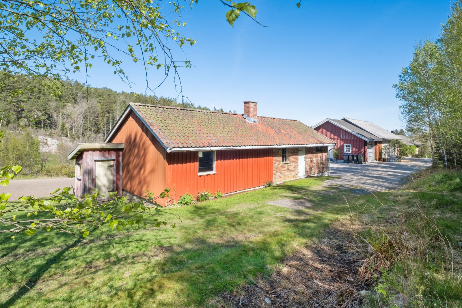 Snekkerverksted som tidligere var i bruk som fjøs.