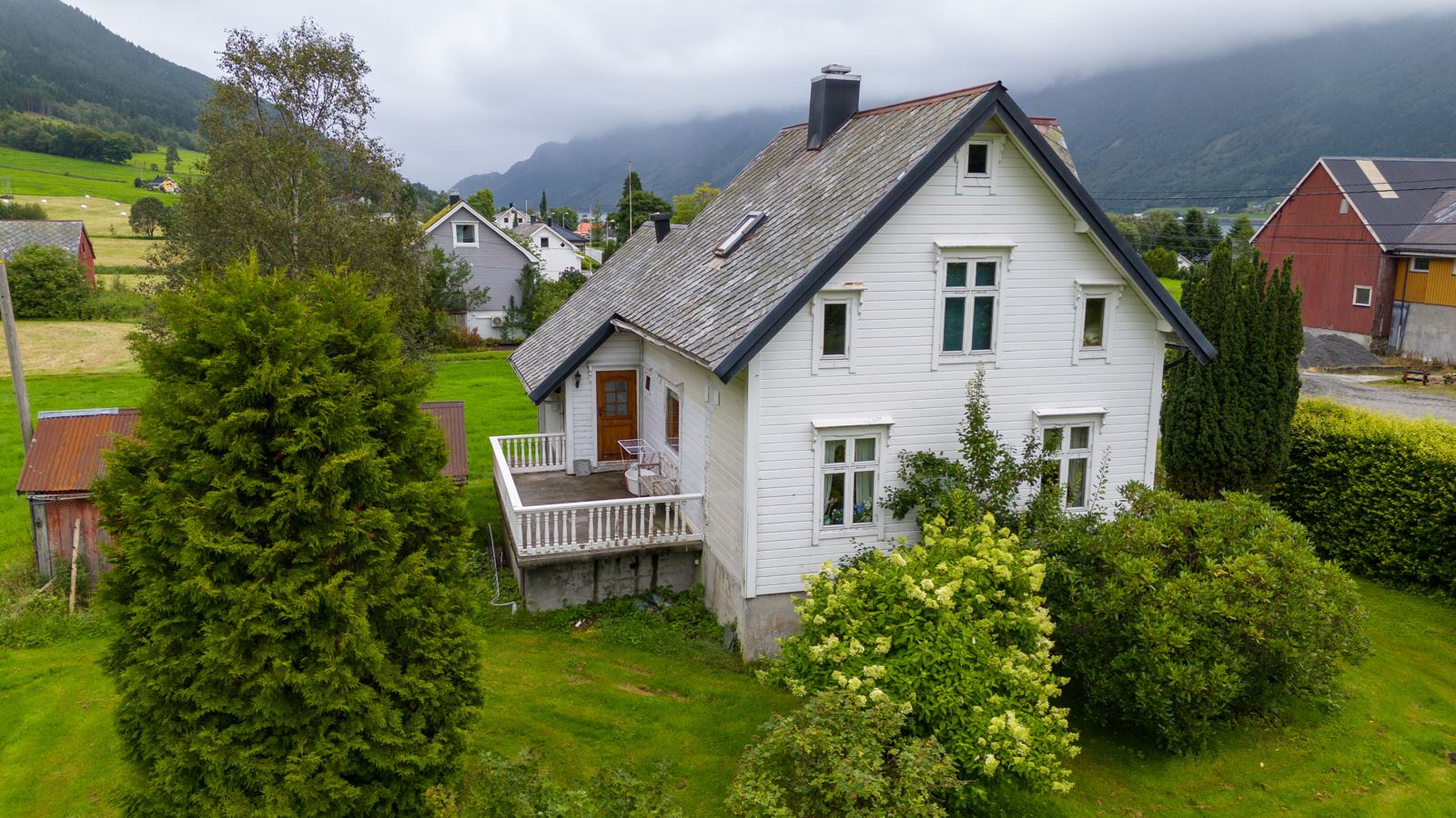 Fin og ærverdig kårbolig oppført 1923