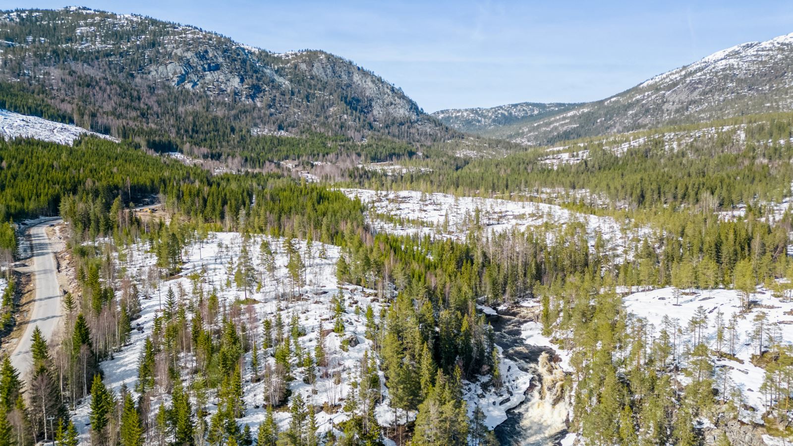 Kort vei til Sauland sentrum med servicetilbud og 10-15 minutter til Flungonfjell