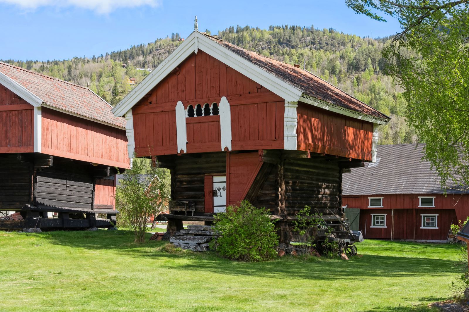 Stabburet er virkelig flott og godt tatt vare på og antas å være fra rundt 1813
