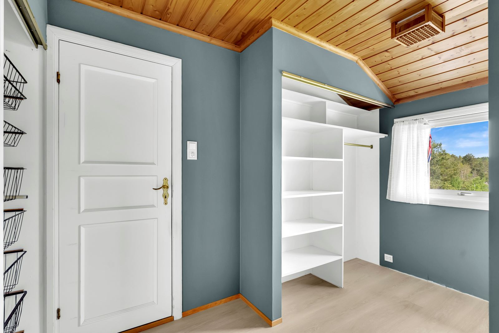 Soverom/Walk-in garderobe