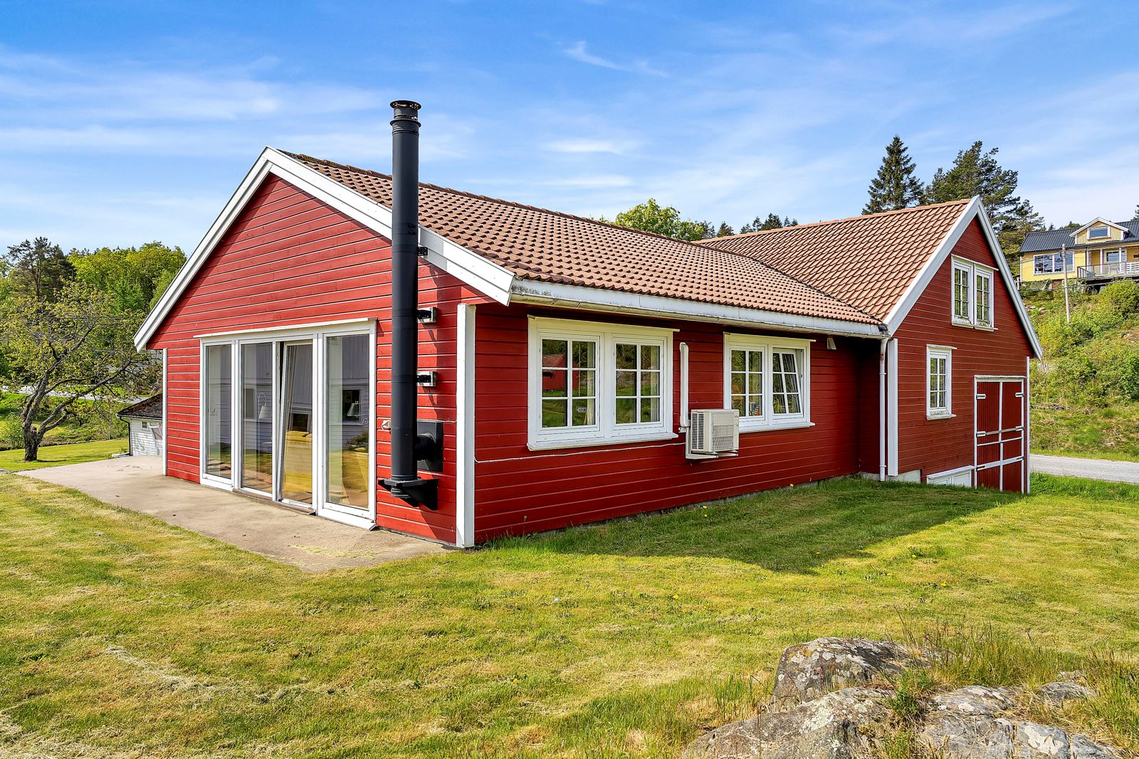 Garasjeuthus/Låve