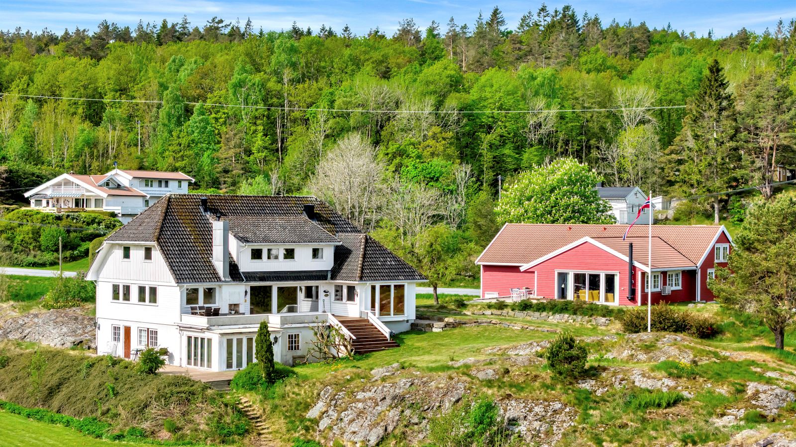 Fasade sett fra fjorden 