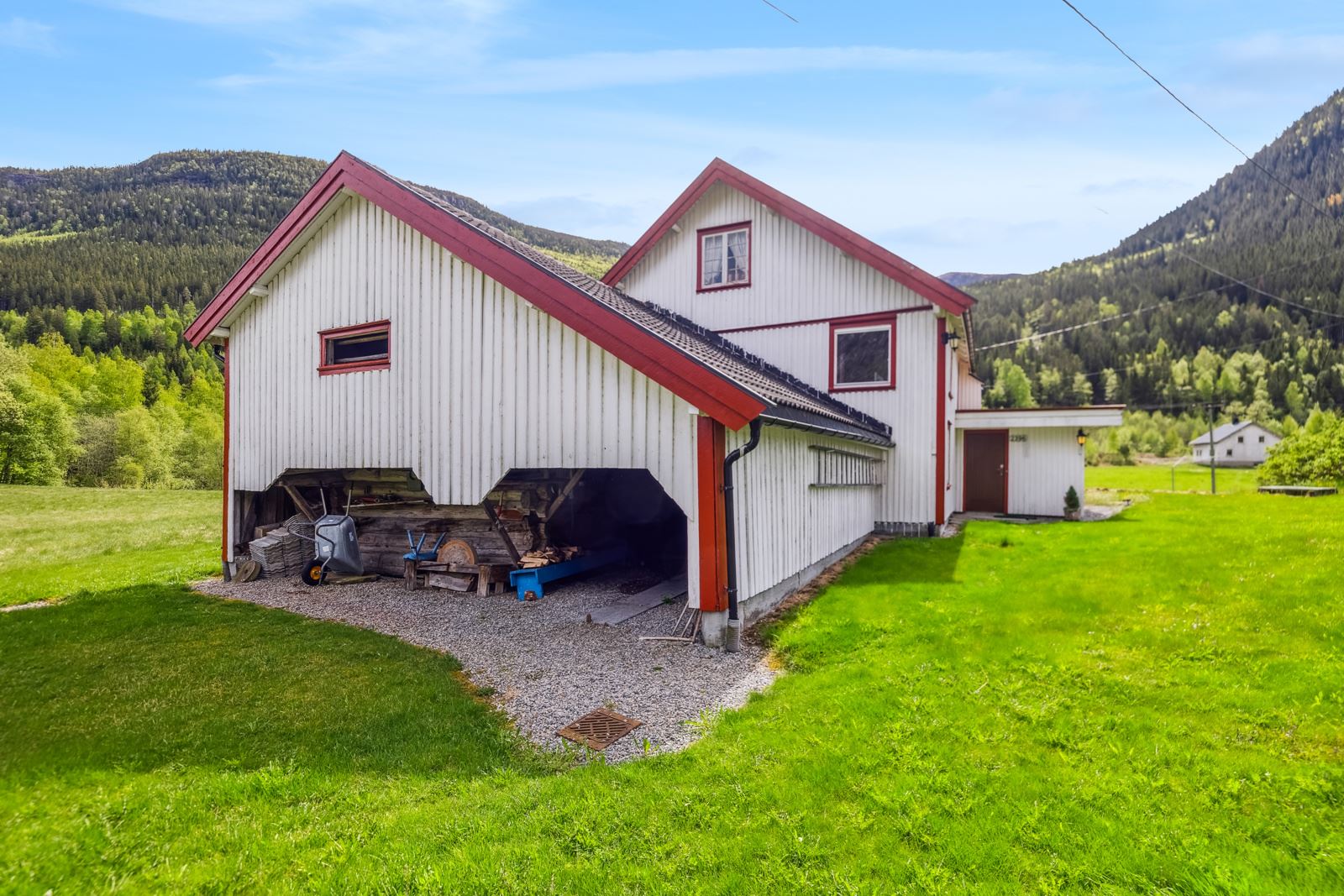Fasade, ute og area