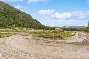 Eiendommen eier deler av Stamnesdalen motorsportsenter som leies ut til Hemne motorklubb