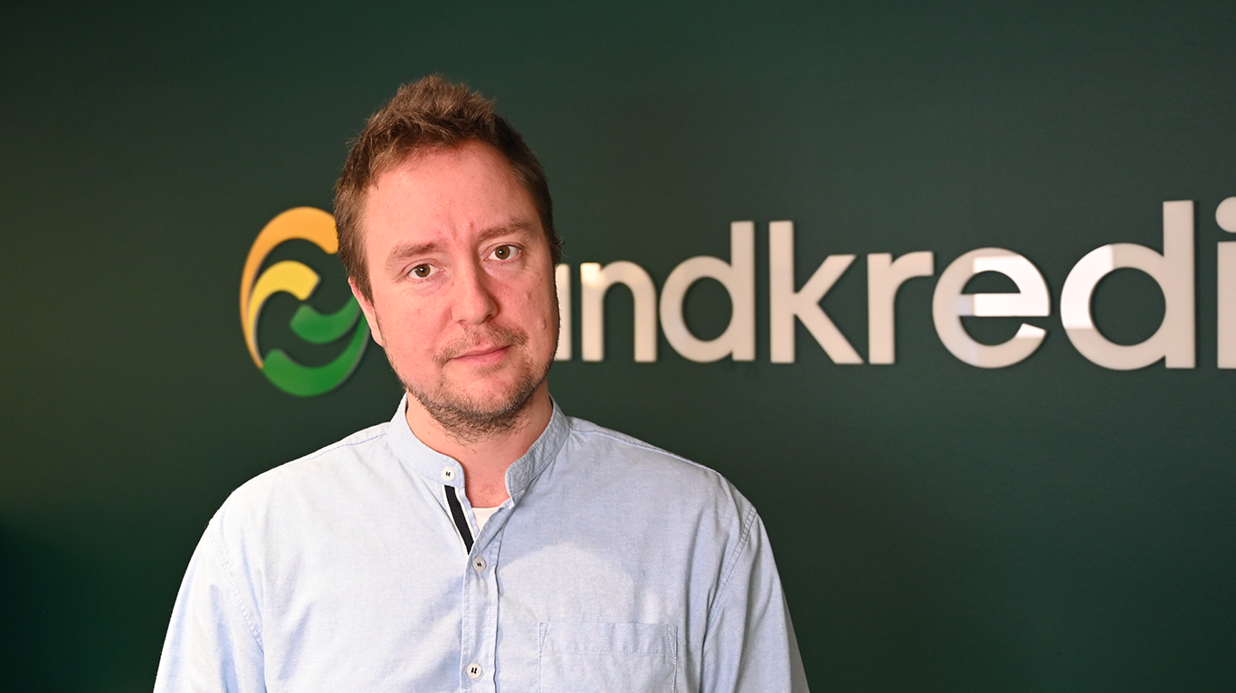 Øyvind Hestnes jobber med sikkerhet i Landkreditt Bank.